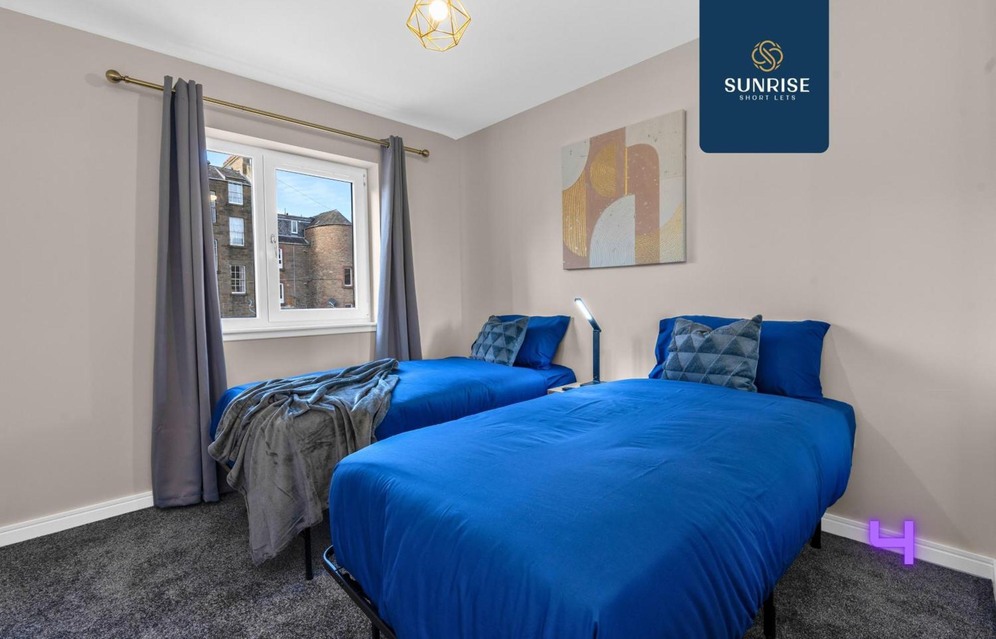 L2 - Stunning 4 Bed House With 6 Beds And 3 Bathrooms, Tvs In Each Room, Free Parking, Fully Equipped, Local Amenities, Easy Ring Road Access, Special Rates Ask Sunrise Short Lets Dundee Dış mekan fotoğraf