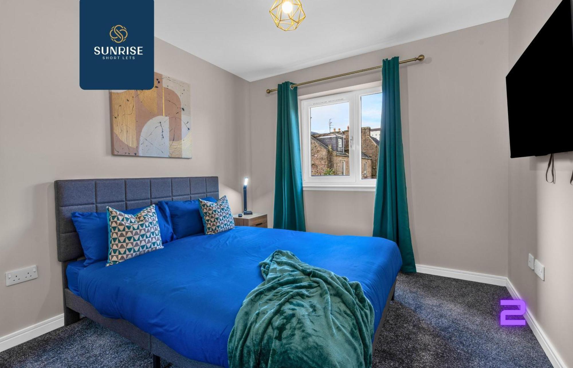 L2 - Stunning 4 Bed House With 6 Beds And 3 Bathrooms, Tvs In Each Room, Free Parking, Fully Equipped, Local Amenities, Easy Ring Road Access, Special Rates Ask Sunrise Short Lets Dundee Dış mekan fotoğraf