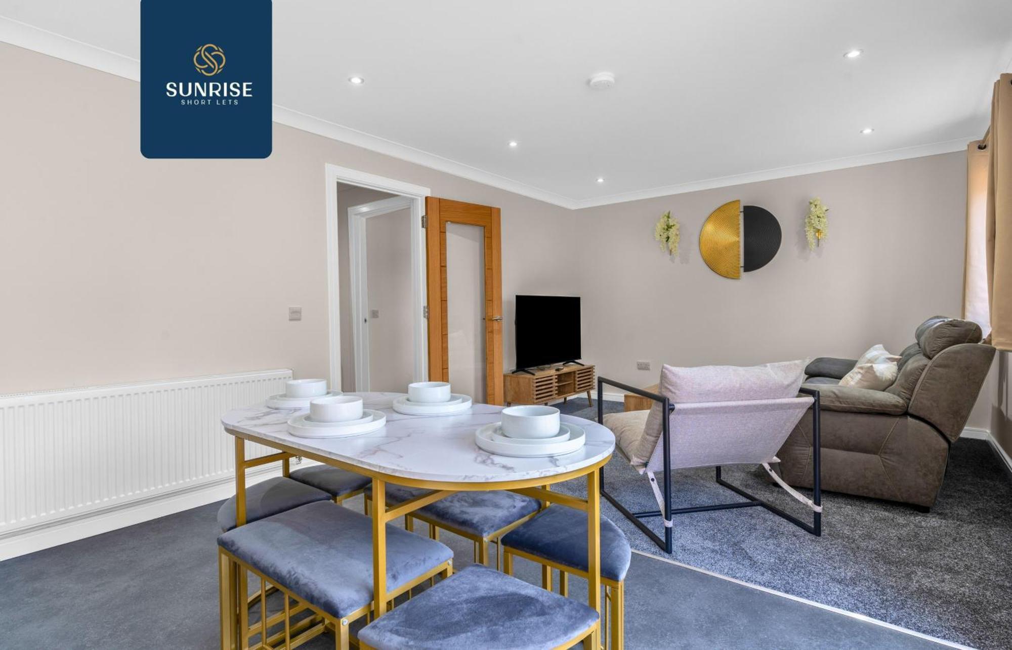 L2 - Stunning 4 Bed House With 6 Beds And 3 Bathrooms, Tvs In Each Room, Free Parking, Fully Equipped, Local Amenities, Easy Ring Road Access, Special Rates Ask Sunrise Short Lets Dundee Dış mekan fotoğraf